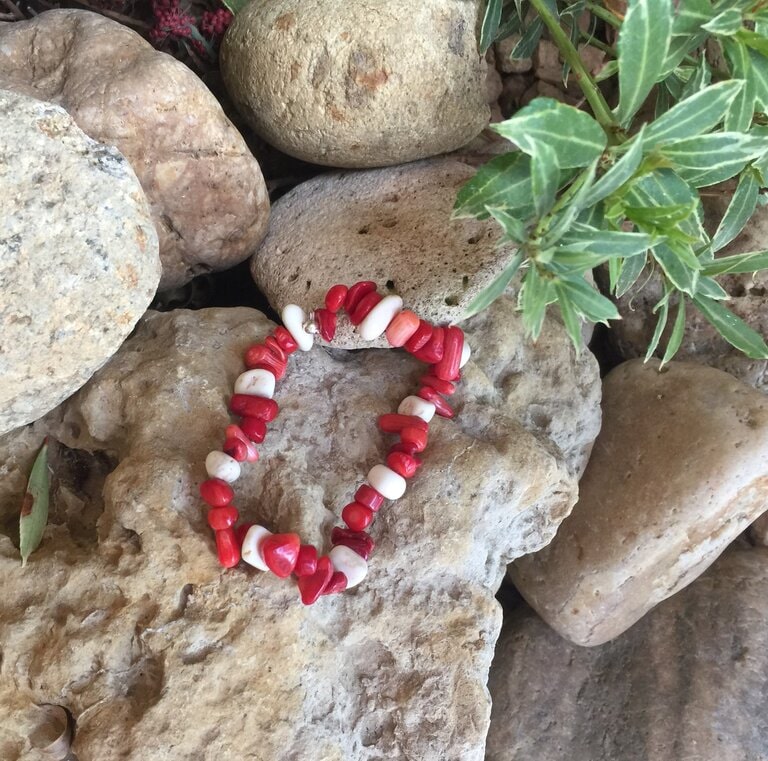 bracelet-femme-magnesite-corail-lithotherapie-toulouse-min