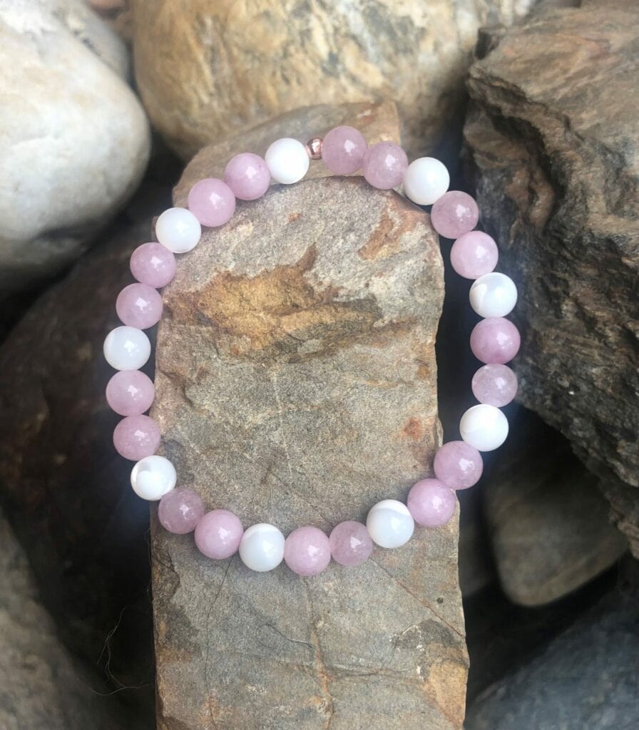 bracelet-kunzite-nacre-lithotherapie-toulouse-min