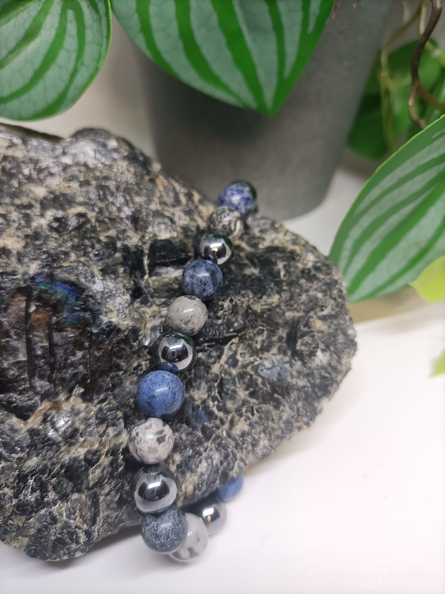 bracelet-homme-jaspe-picasso-gris-dumortierite-hematite-bijoux-pierre-naturelle-lithotherapie-grisolles-montauban-toulouse