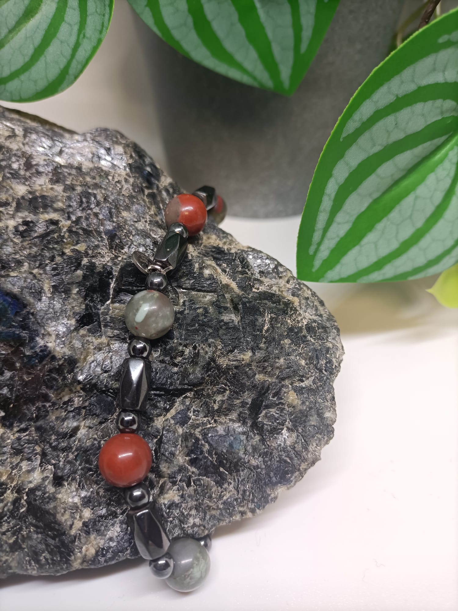 bracelet-homme-jaspe-rouge-jaspe-heliotrope-hematite-bijoux-pierre-naturelle-lithotherapie-grisolles-montauban-toulouse