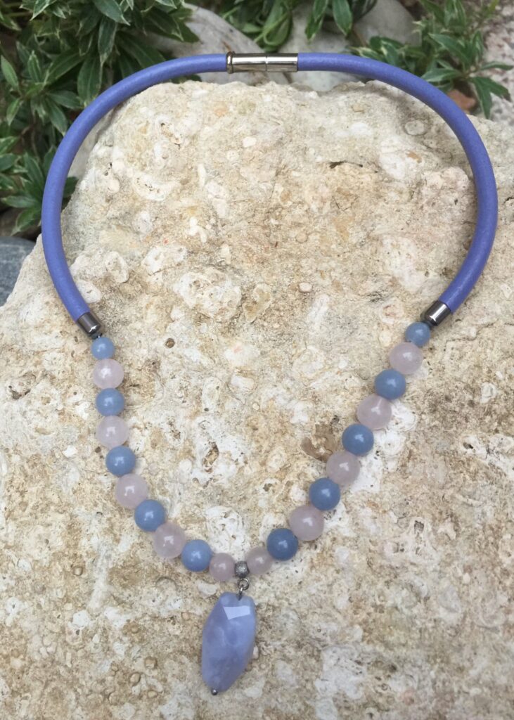 collier-angelite-quartz-lithotherapie-grisolles