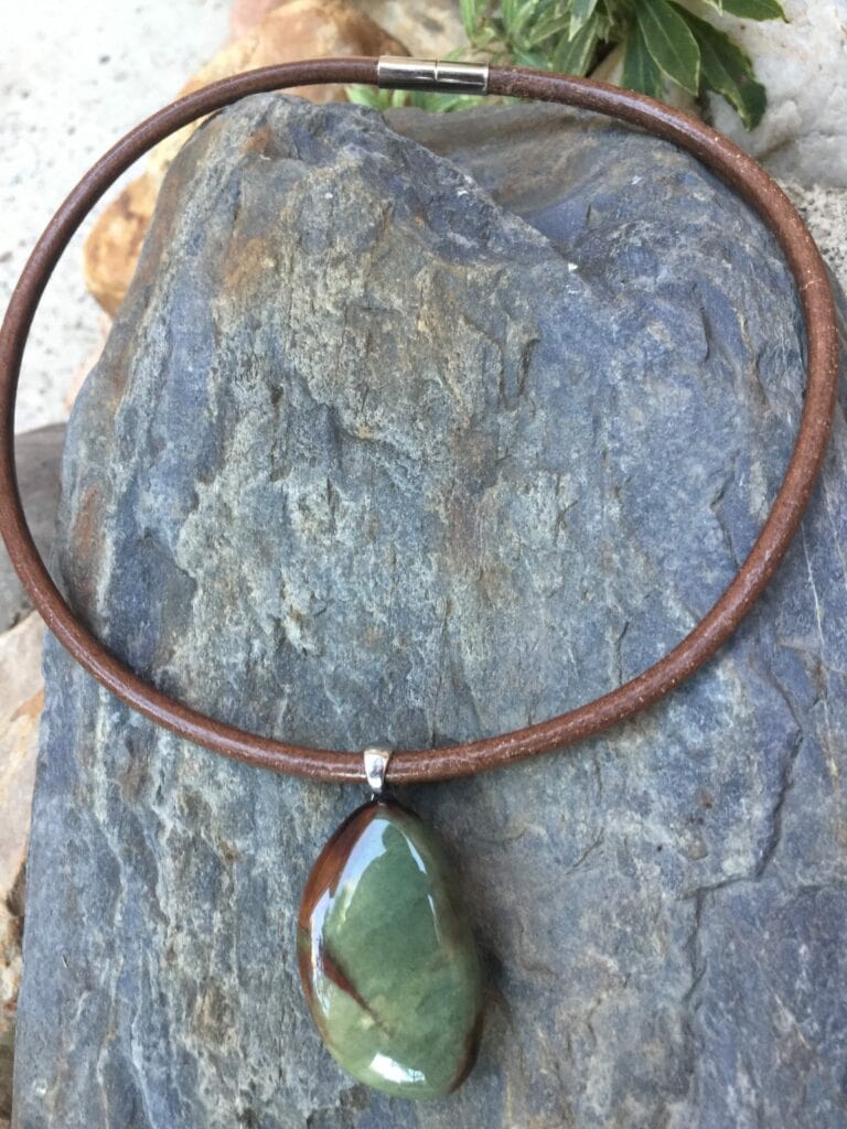 collier-jaspe-ocean-cuir-marron-lithotherapie-montauban