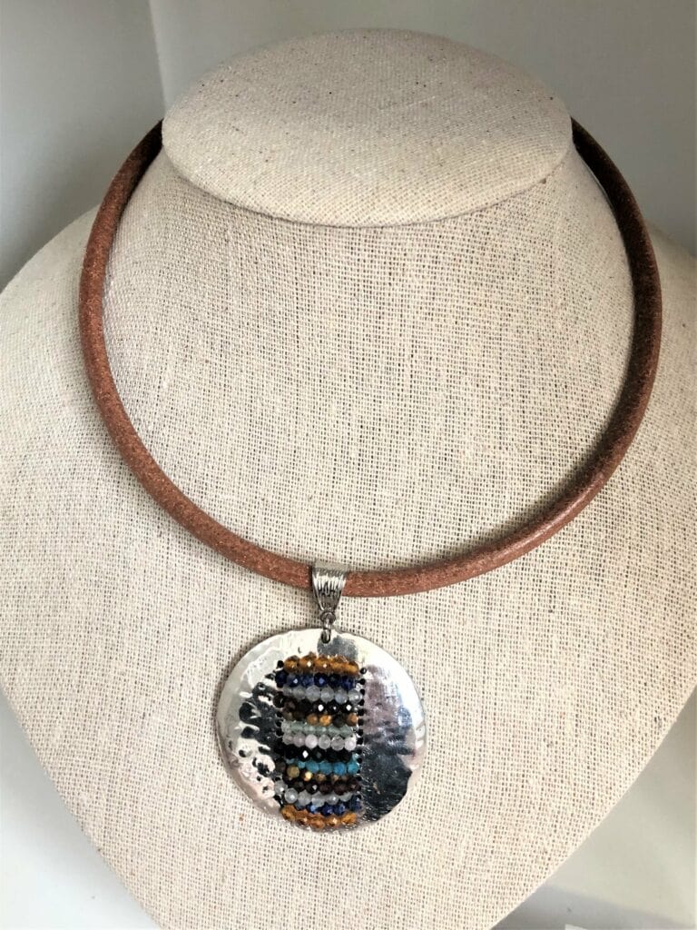 collier-multi-pierres-lithotherapie-montauban-min