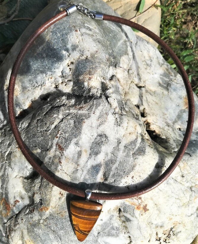 collier-oeil-du-tigre-lithotherapie-montauban