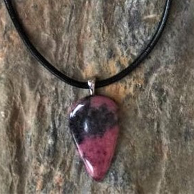 collier-rhodonite-lithotherapie-grisolles